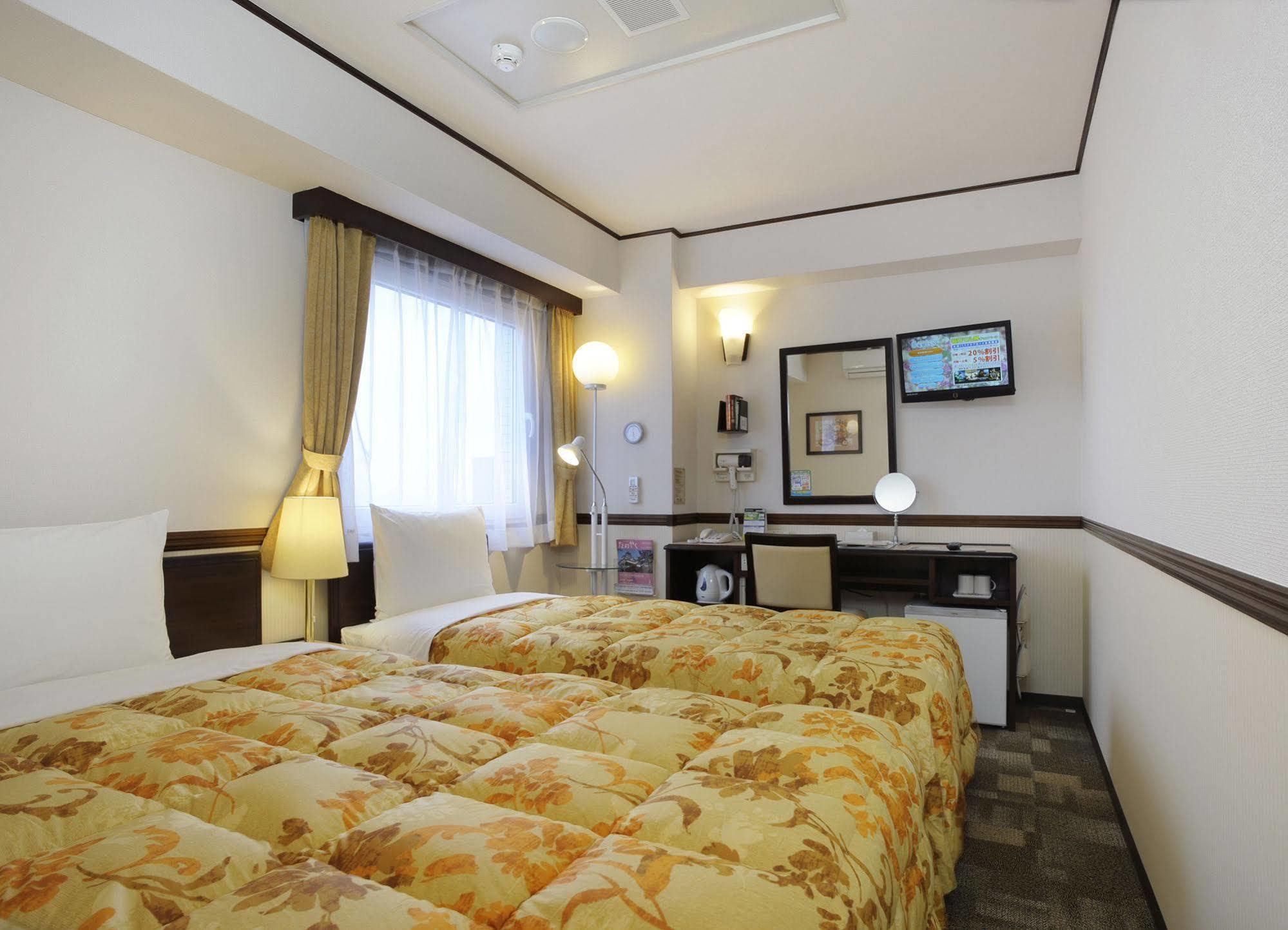Toyoko Inn Sendai Nishi-Guchi Hirose-Dori Bagian luar foto