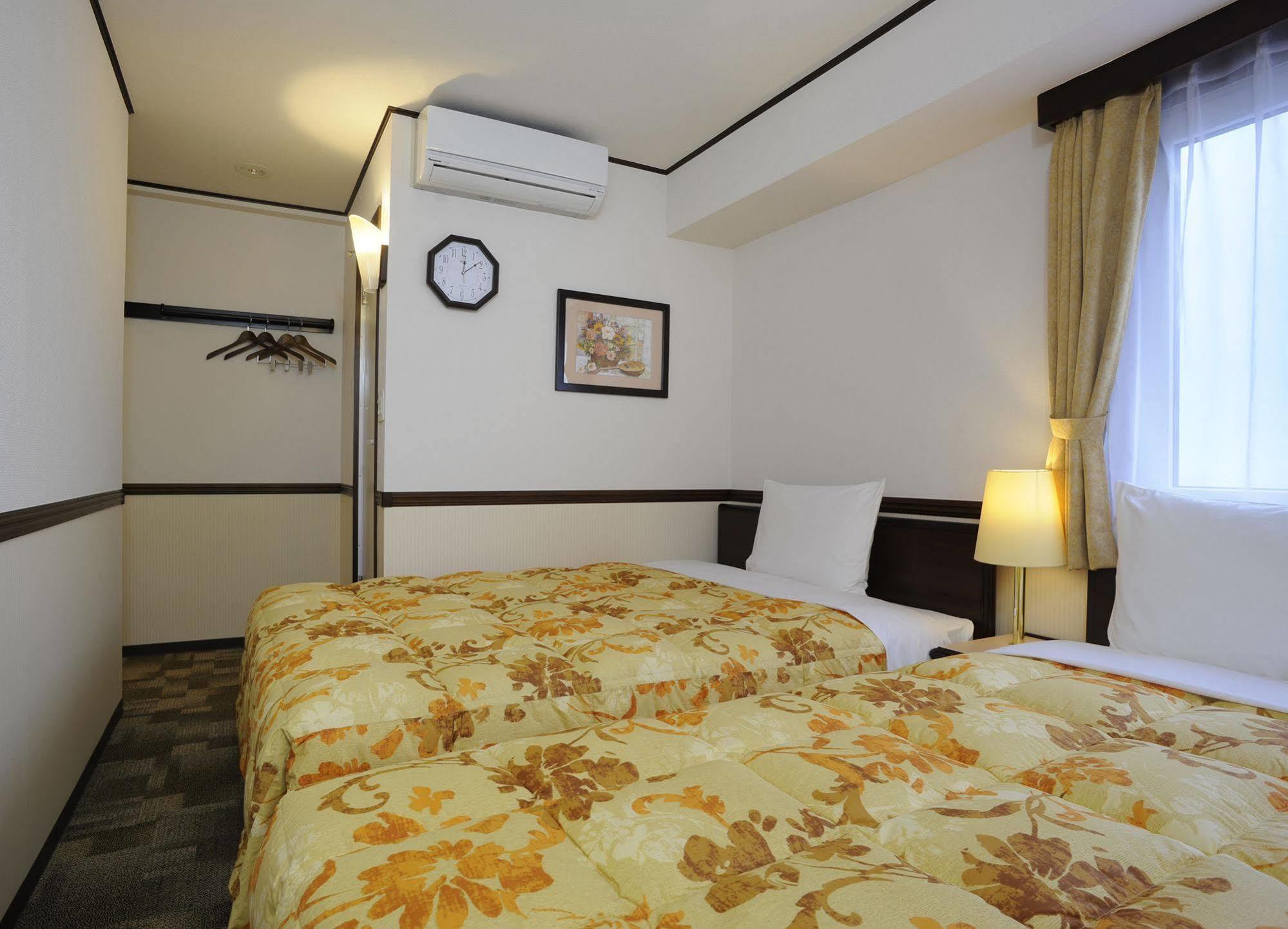 Toyoko Inn Sendai Nishi-Guchi Hirose-Dori Bagian luar foto