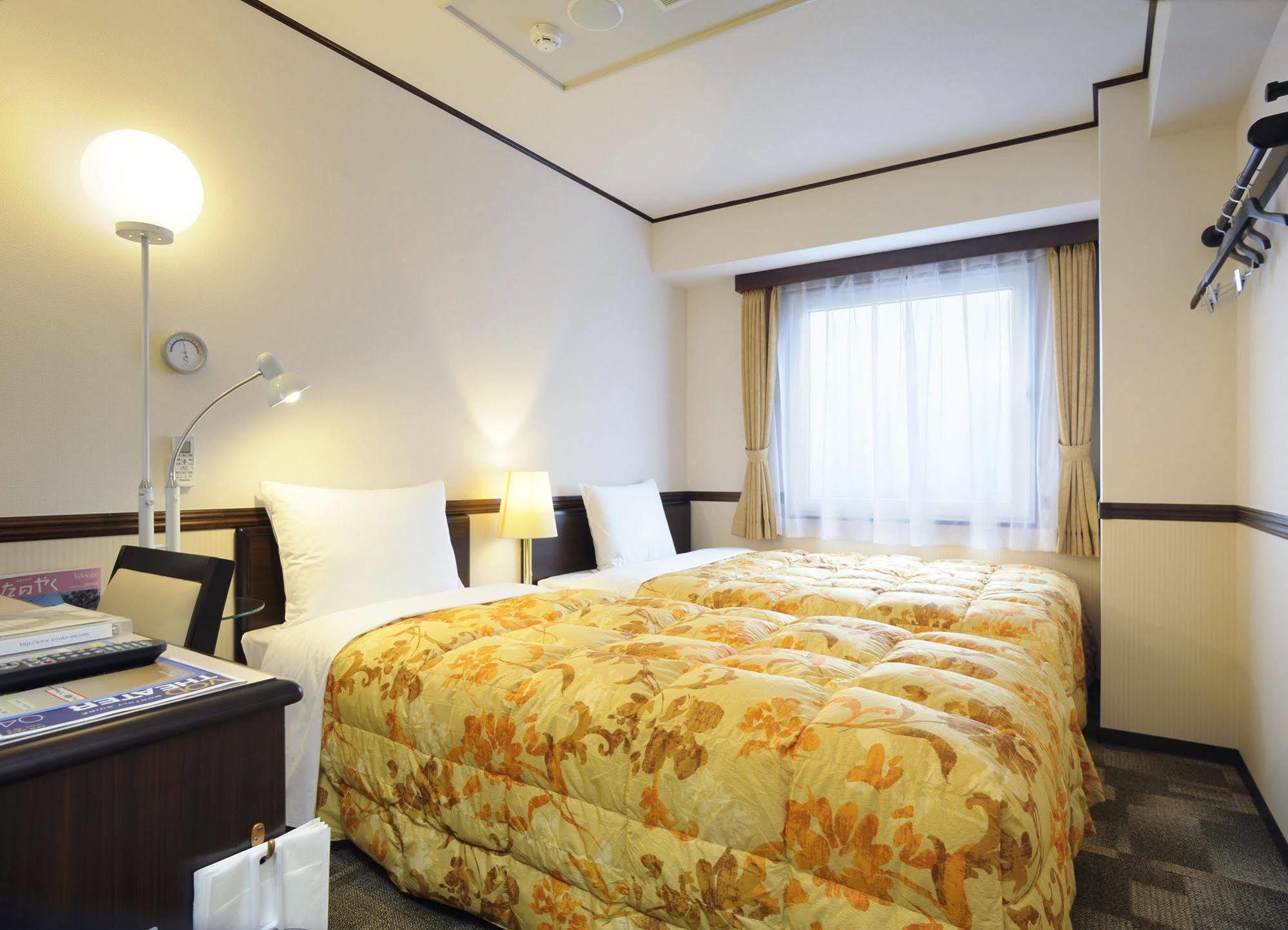 Toyoko Inn Sendai Nishi-Guchi Hirose-Dori Bagian luar foto