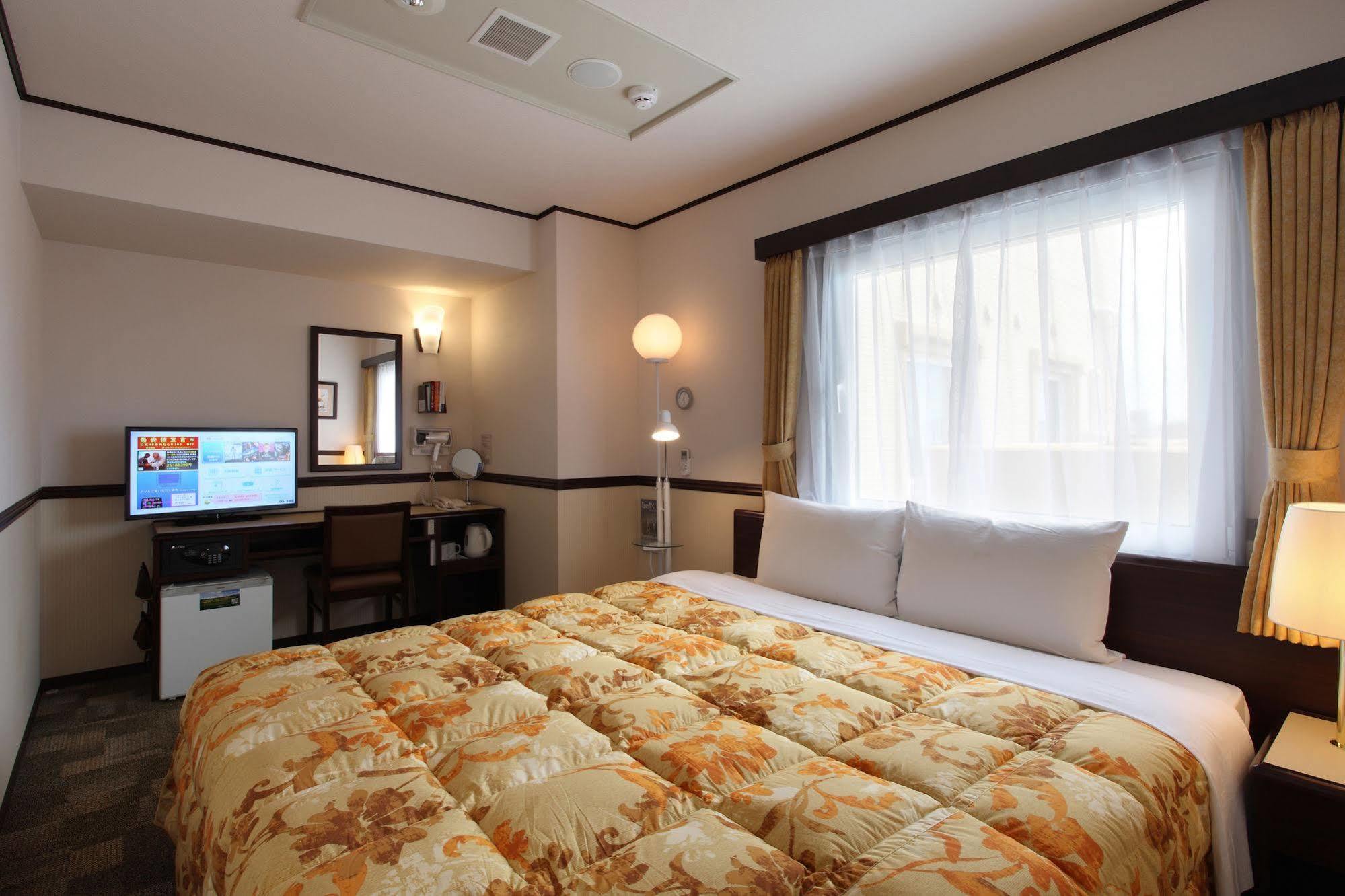Toyoko Inn Sendai Nishi-Guchi Hirose-Dori Bagian luar foto