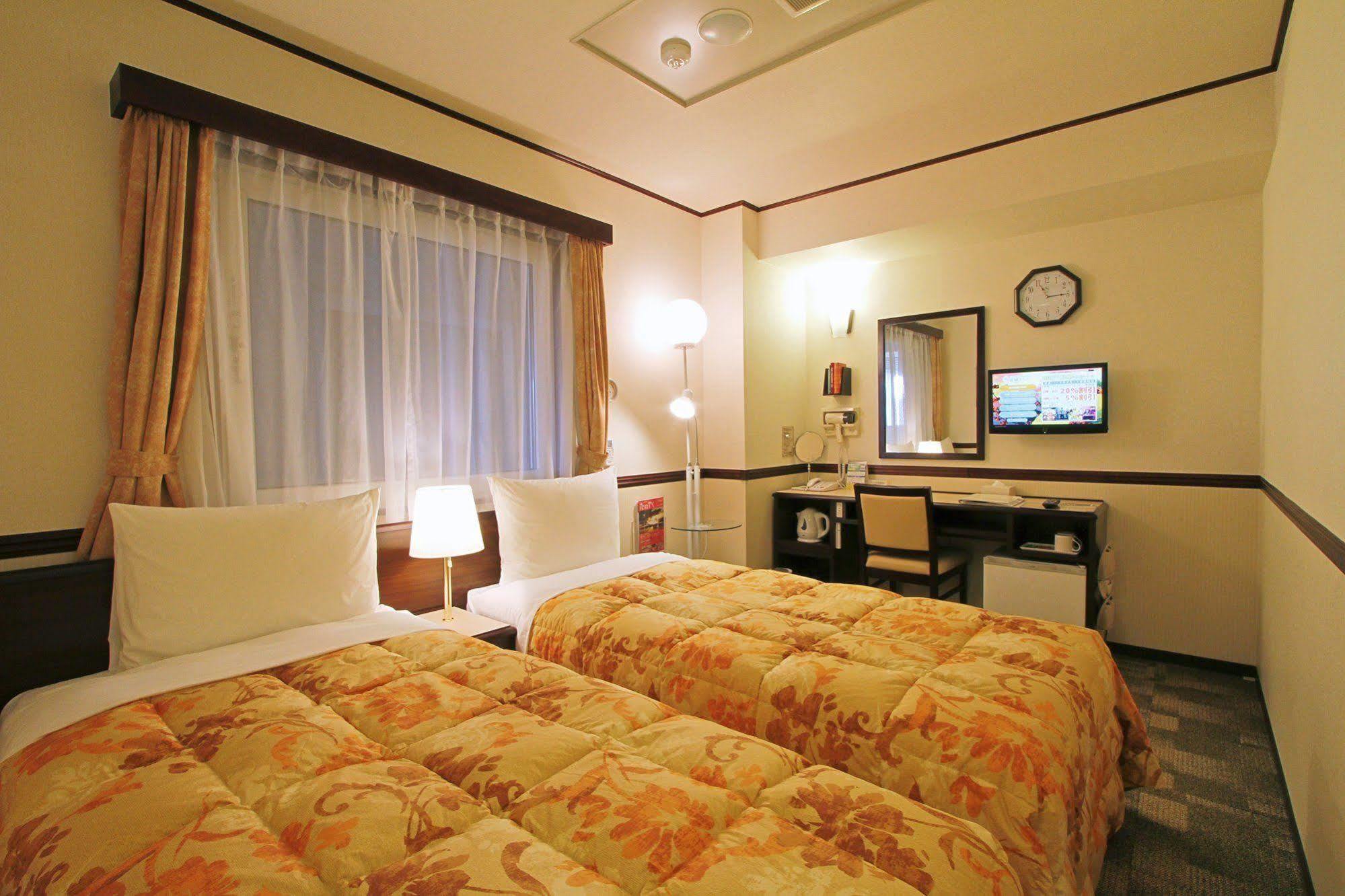 Toyoko Inn Sendai Nishi-Guchi Hirose-Dori Bagian luar foto